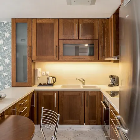 Zenmar Apartment
